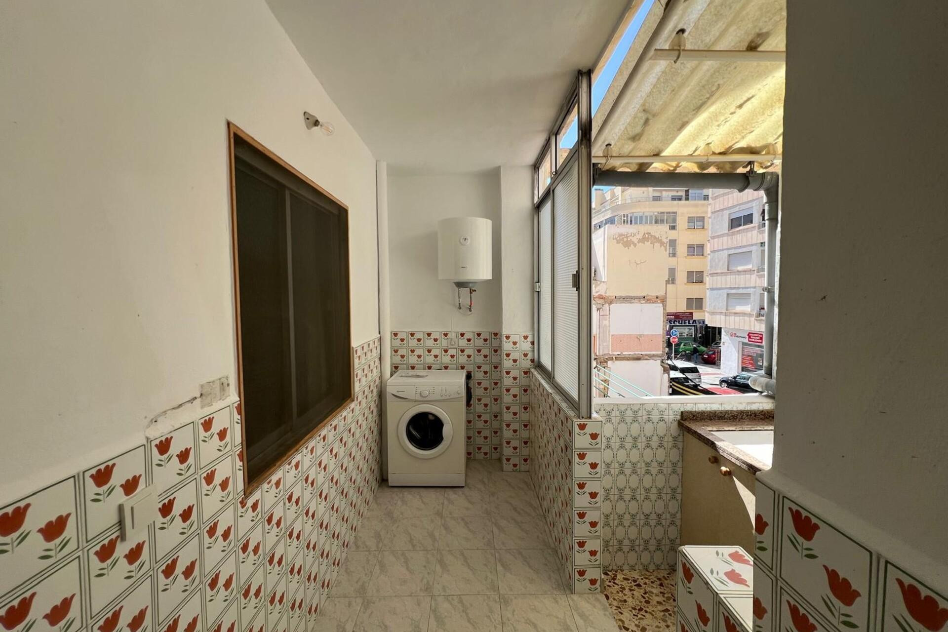 Herverkoop - Apartment - Torrevieja - Estacion de autobuses