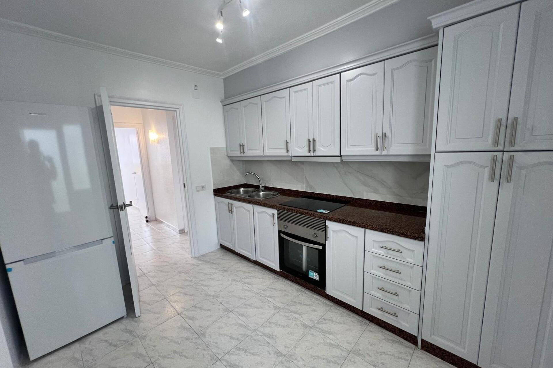 Herverkoop - Apartment - Torrevieja - Estacion de autobuses