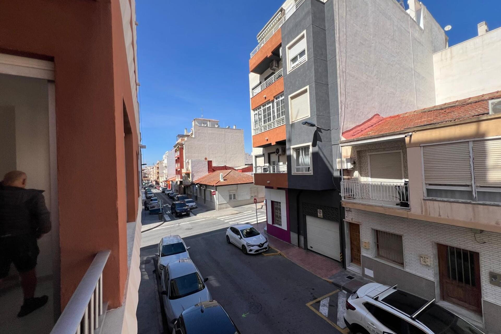 Herverkoop - Apartment - Torrevieja - Estacion de autobuses