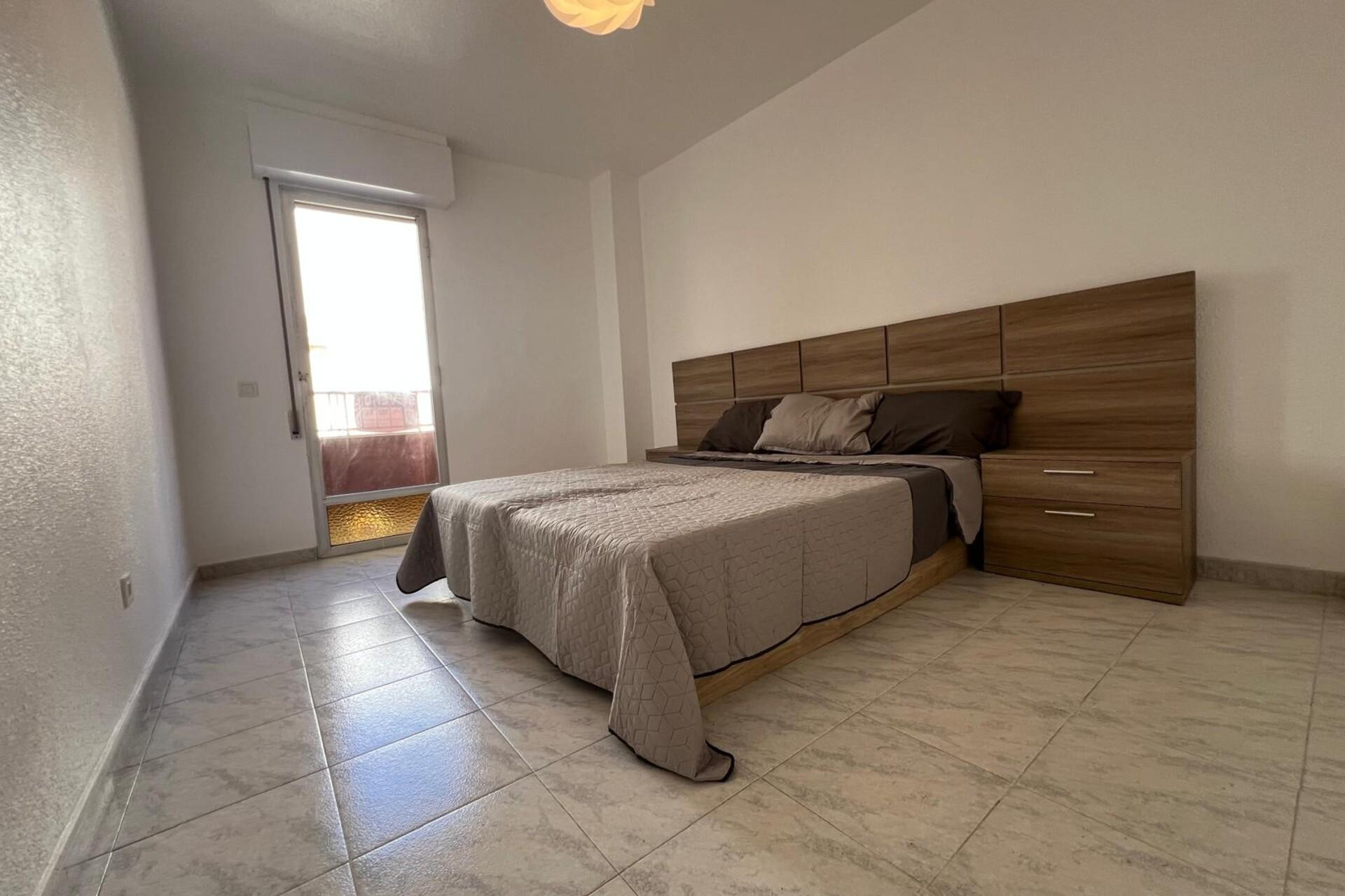 Herverkoop - Apartment - Torrevieja - Estacion de autobuses