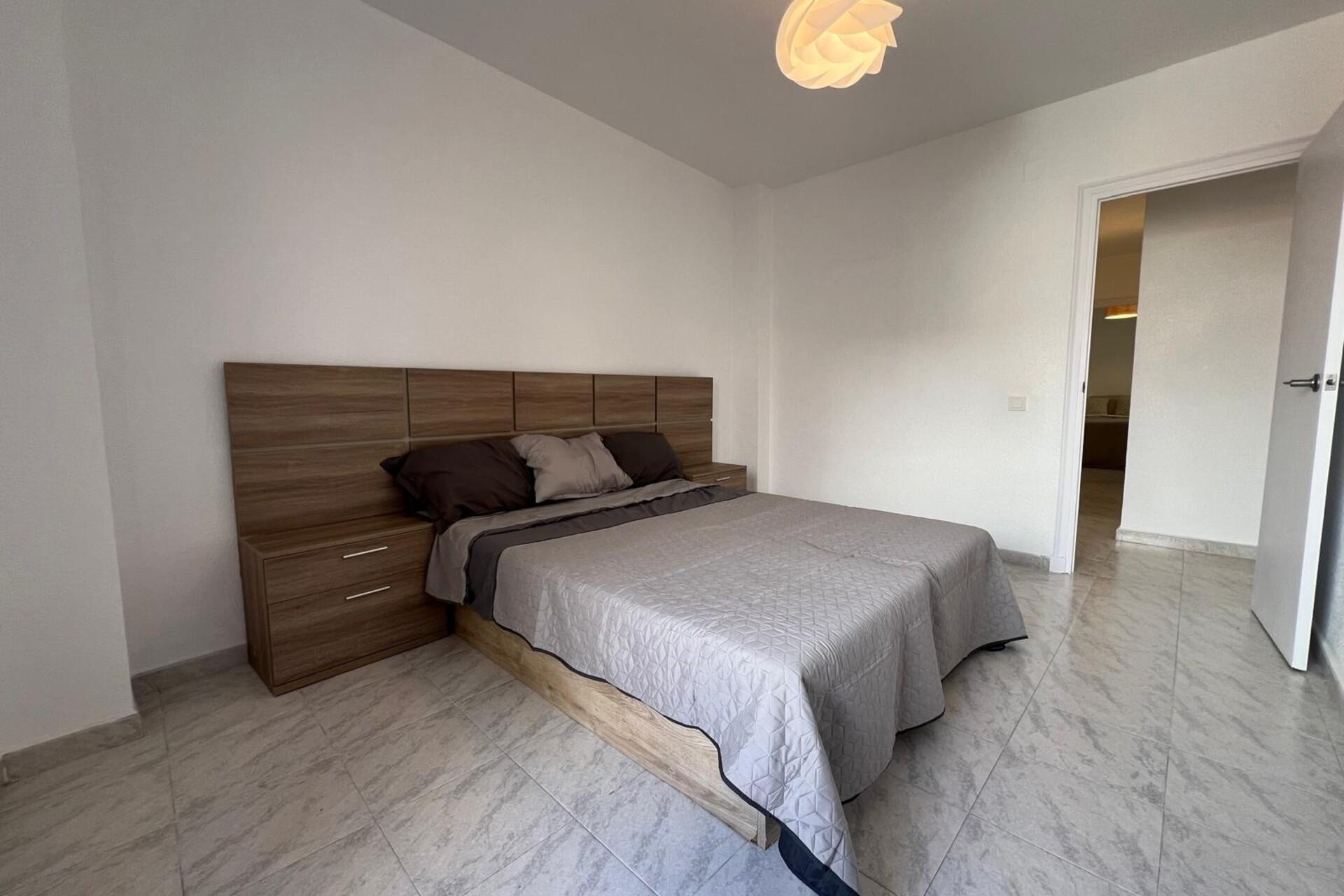 Herverkoop - Apartment - Torrevieja - Estacion de autobuses