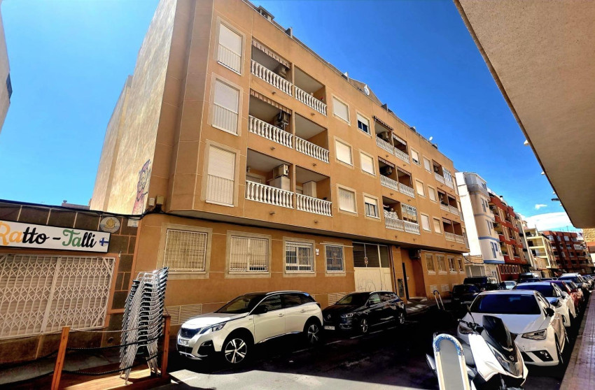 Herverkoop - Apartment - Torrevieja - Estacion de autobuses