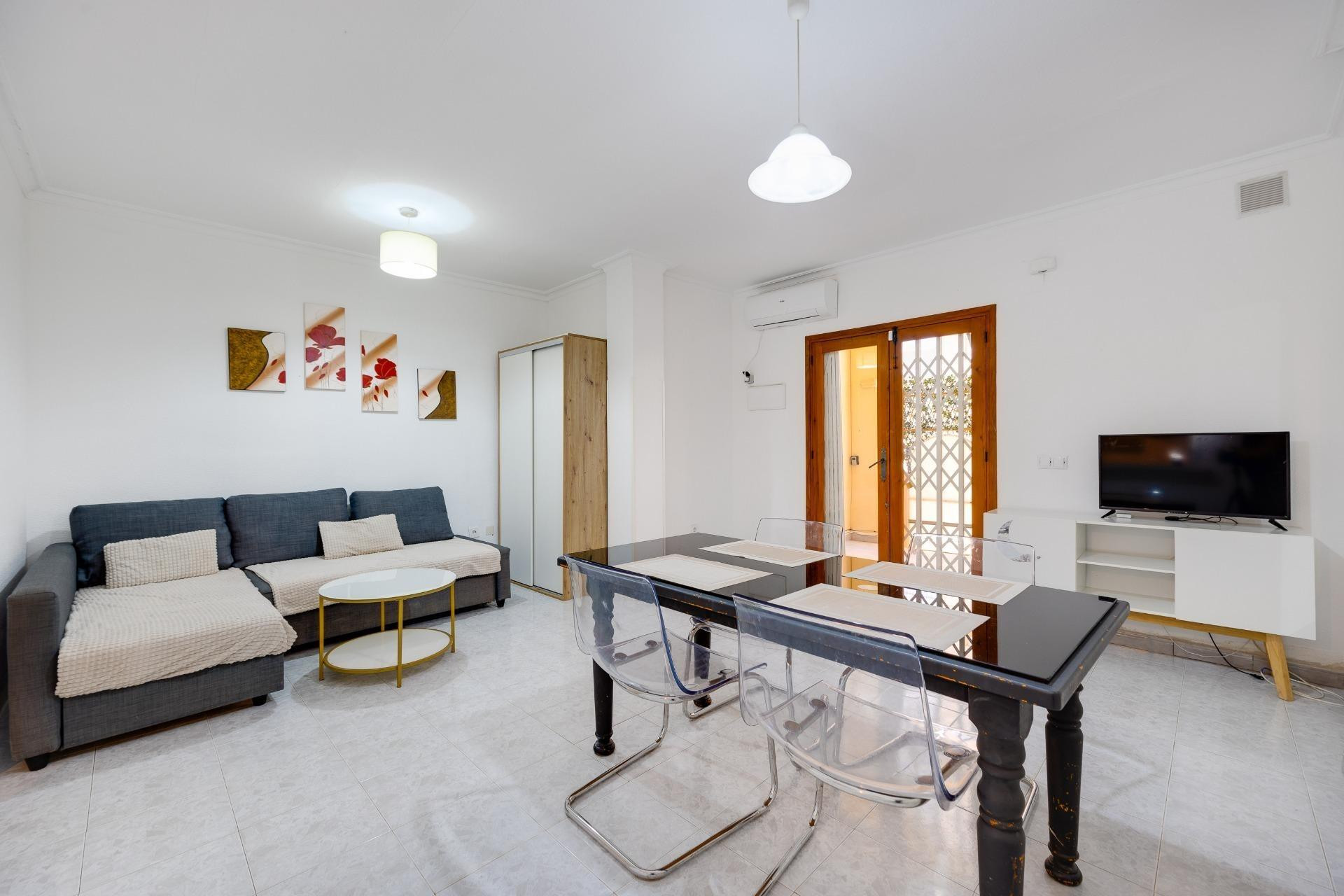 Herverkoop - Apartment - Torrevieja - Estacion de autobuses