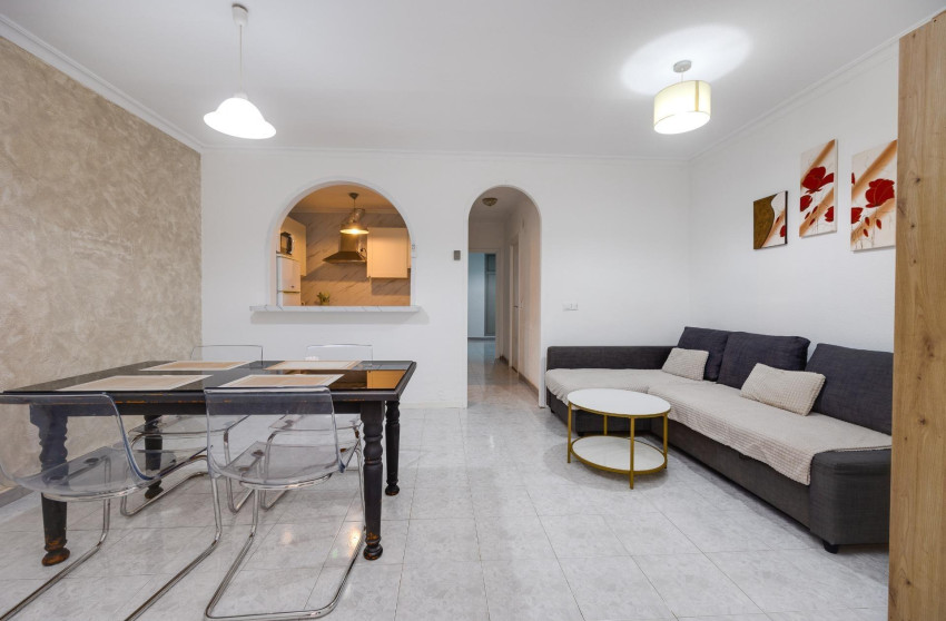 Herverkoop - Apartment - Torrevieja - Estacion de autobuses