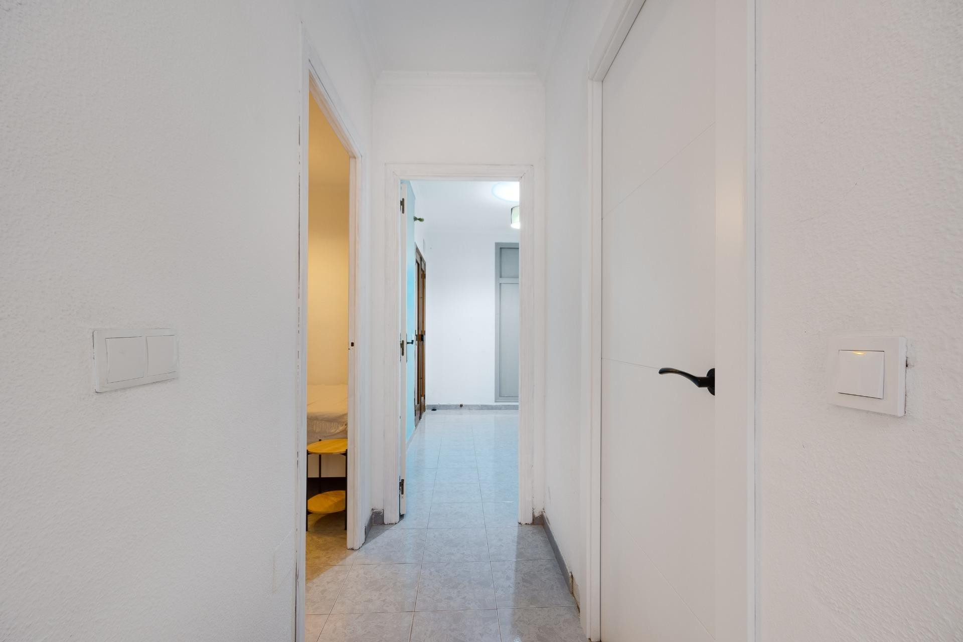 Herverkoop - Apartment - Torrevieja - Estacion de autobuses