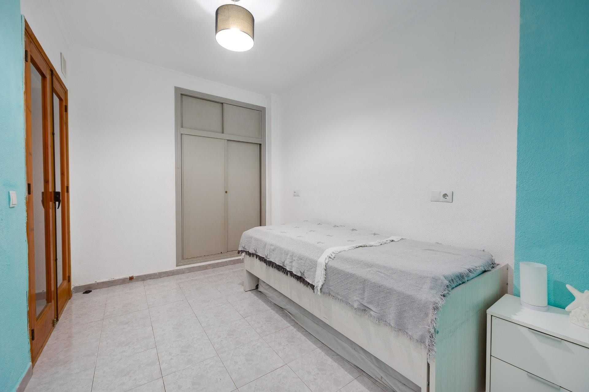 Herverkoop - Apartment - Torrevieja - Estacion de autobuses
