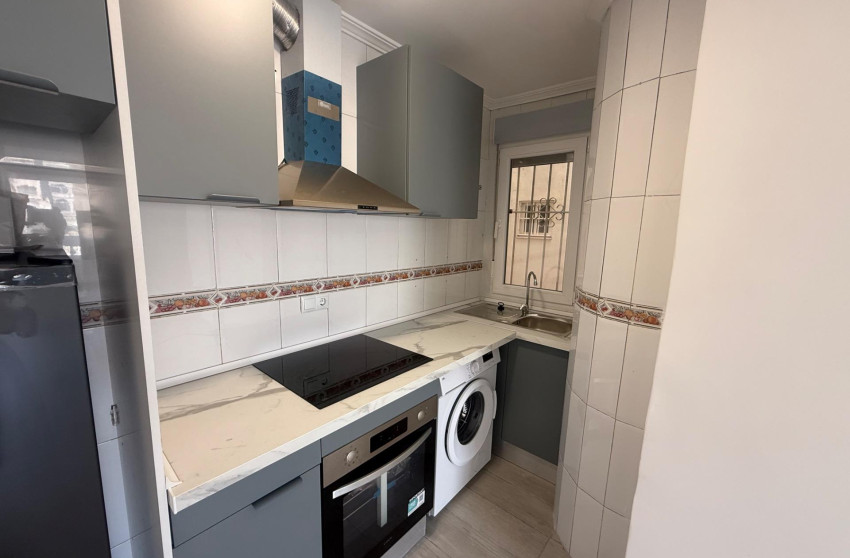 Herverkoop - Apartment - Torrevieja - Estacion de autobuses