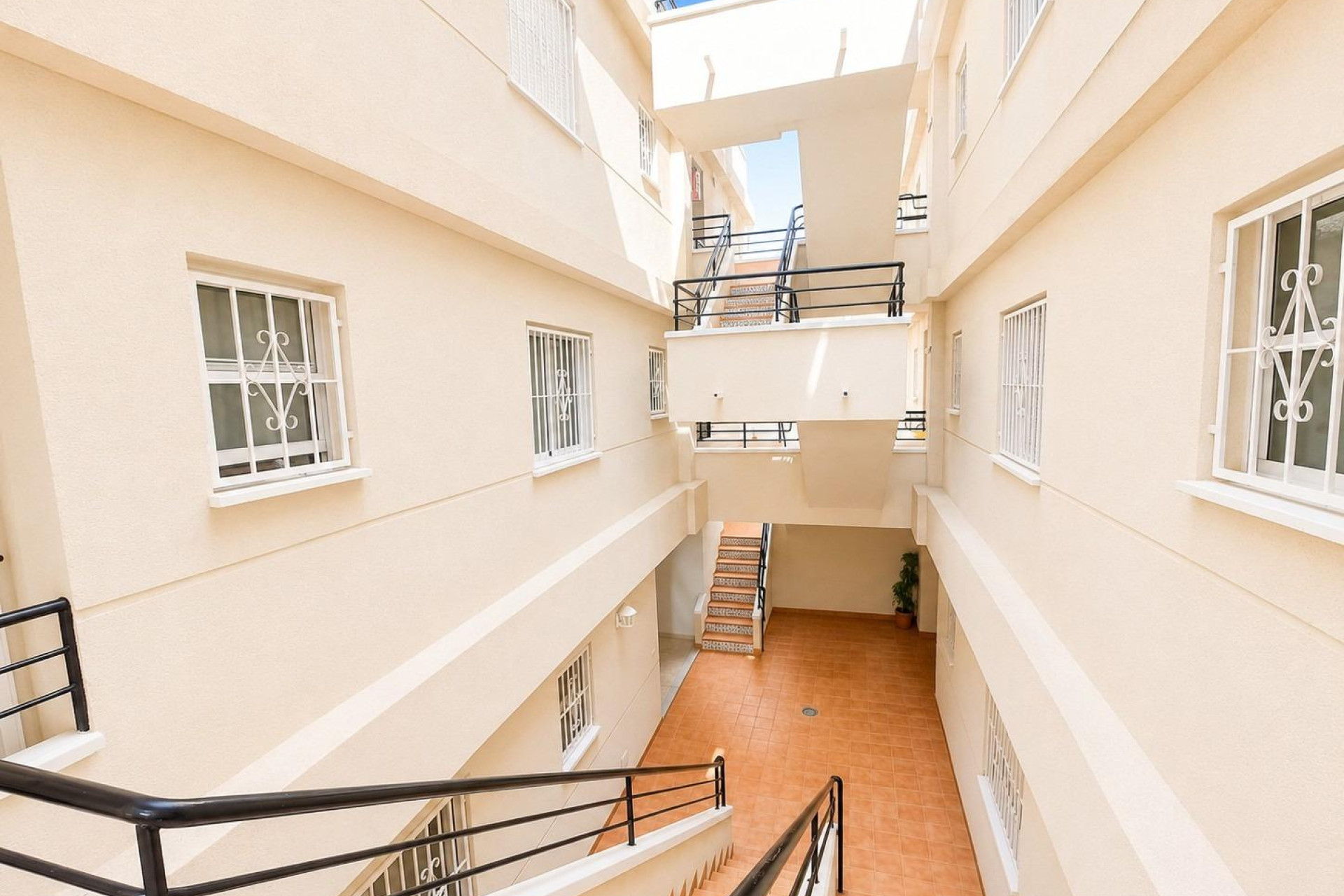 Herverkoop - Apartment - Torrevieja - Estacion de autobuses