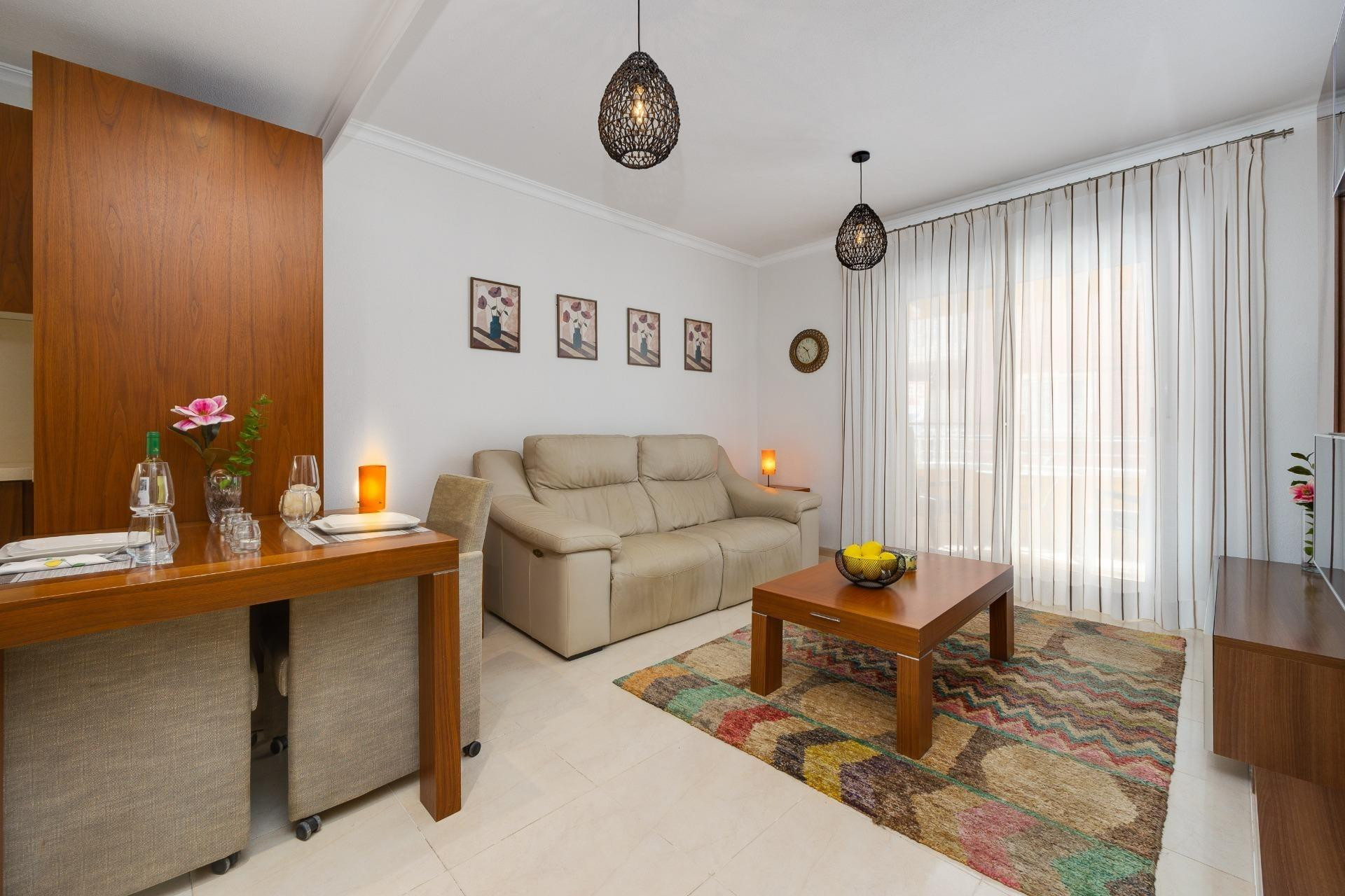 Herverkoop - Apartment - Torrevieja - Estacion de autobuses