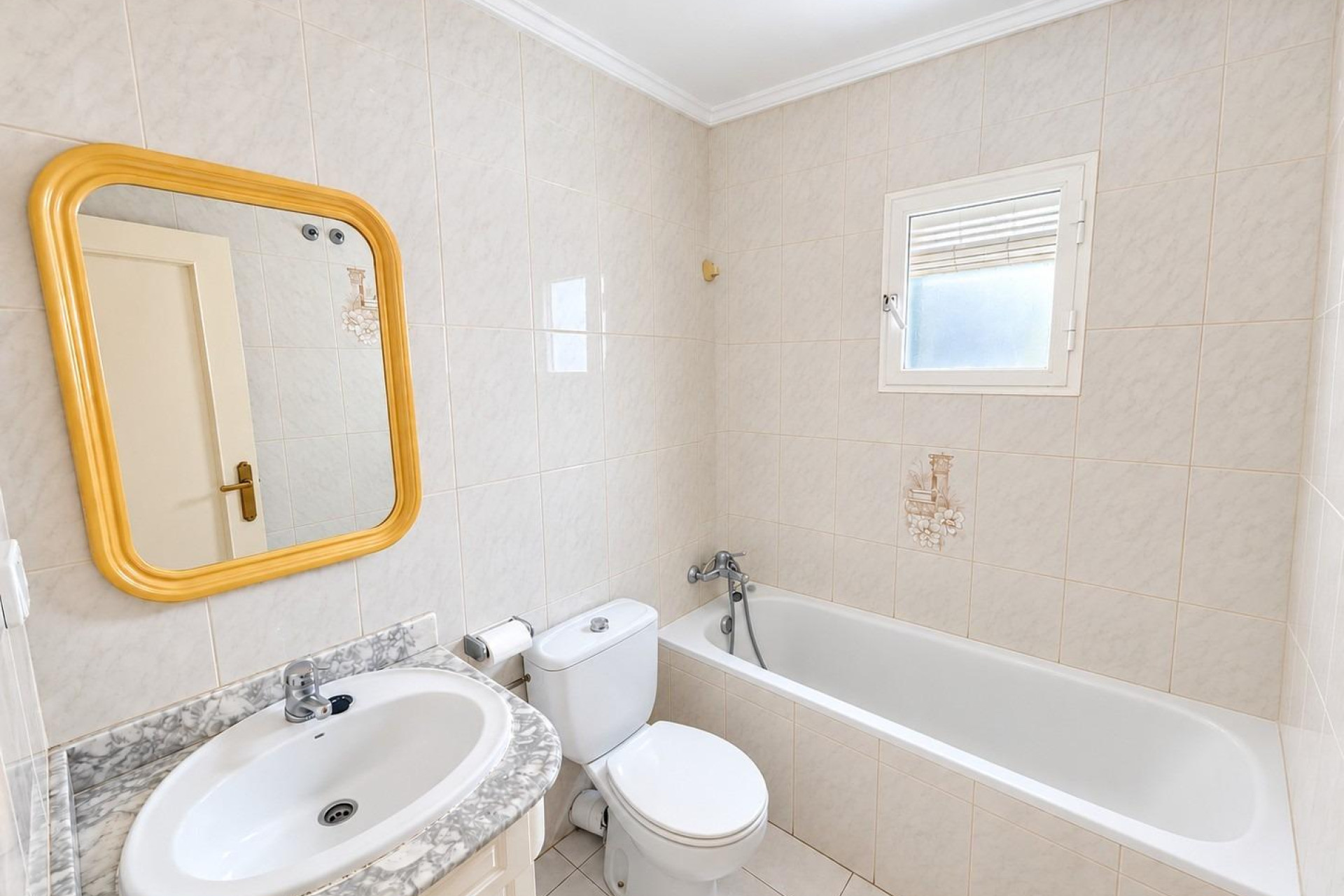 Herverkoop - Apartment - Torrevieja - Estacion de autobuses
