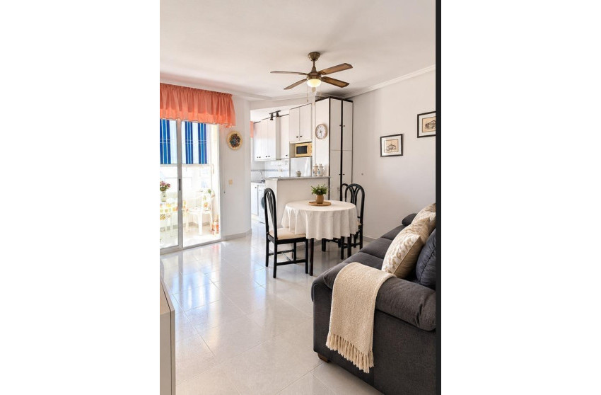 Herverkoop - Apartment - Torrevieja - Estacion de autobuses