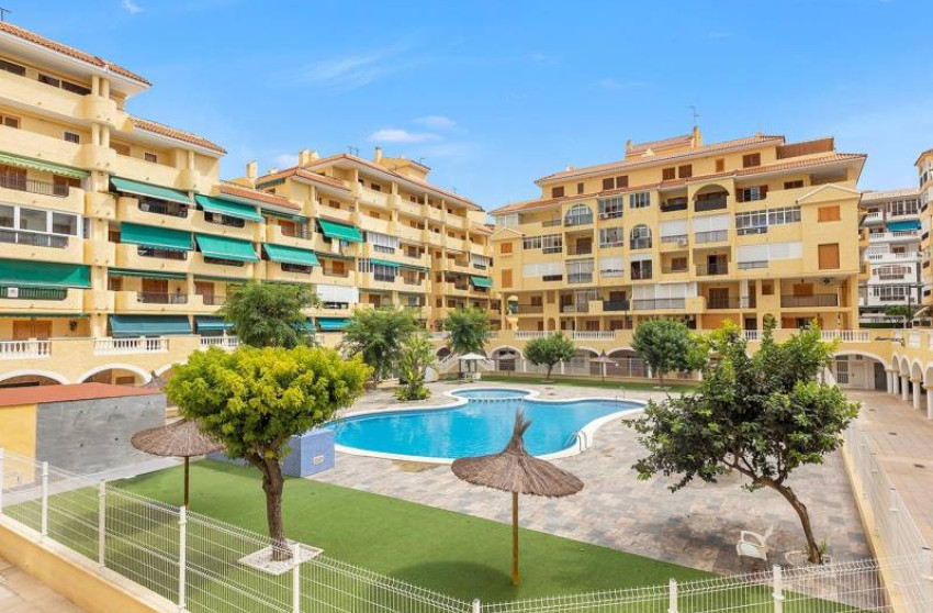 Herverkoop - Apartment - Torrevieja - La Mata