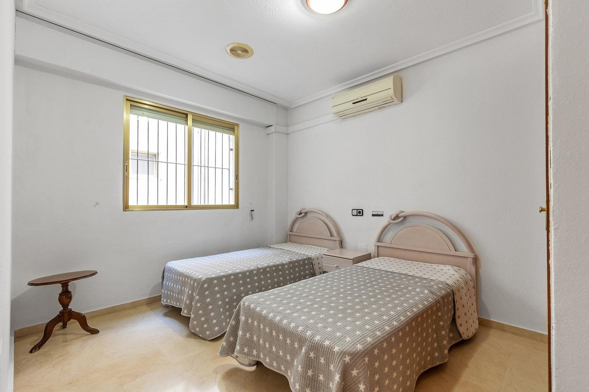 Herverkoop - Apartment - Torrevieja - Paseo maritimo