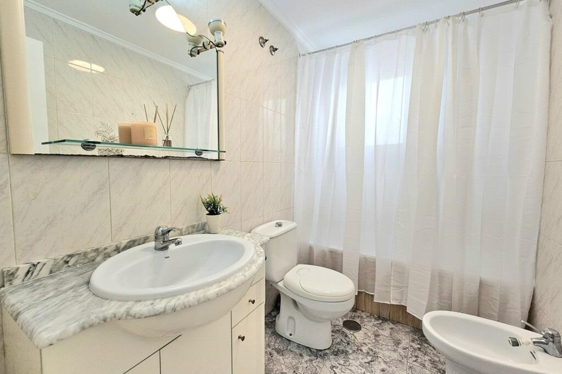 Herverkoop - Apartment - Torrevieja - Playa de los locos