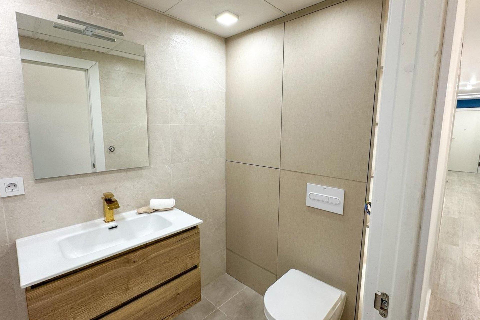 Herverkoop - Apartment - Torrevieja - Playa de los Naufragos