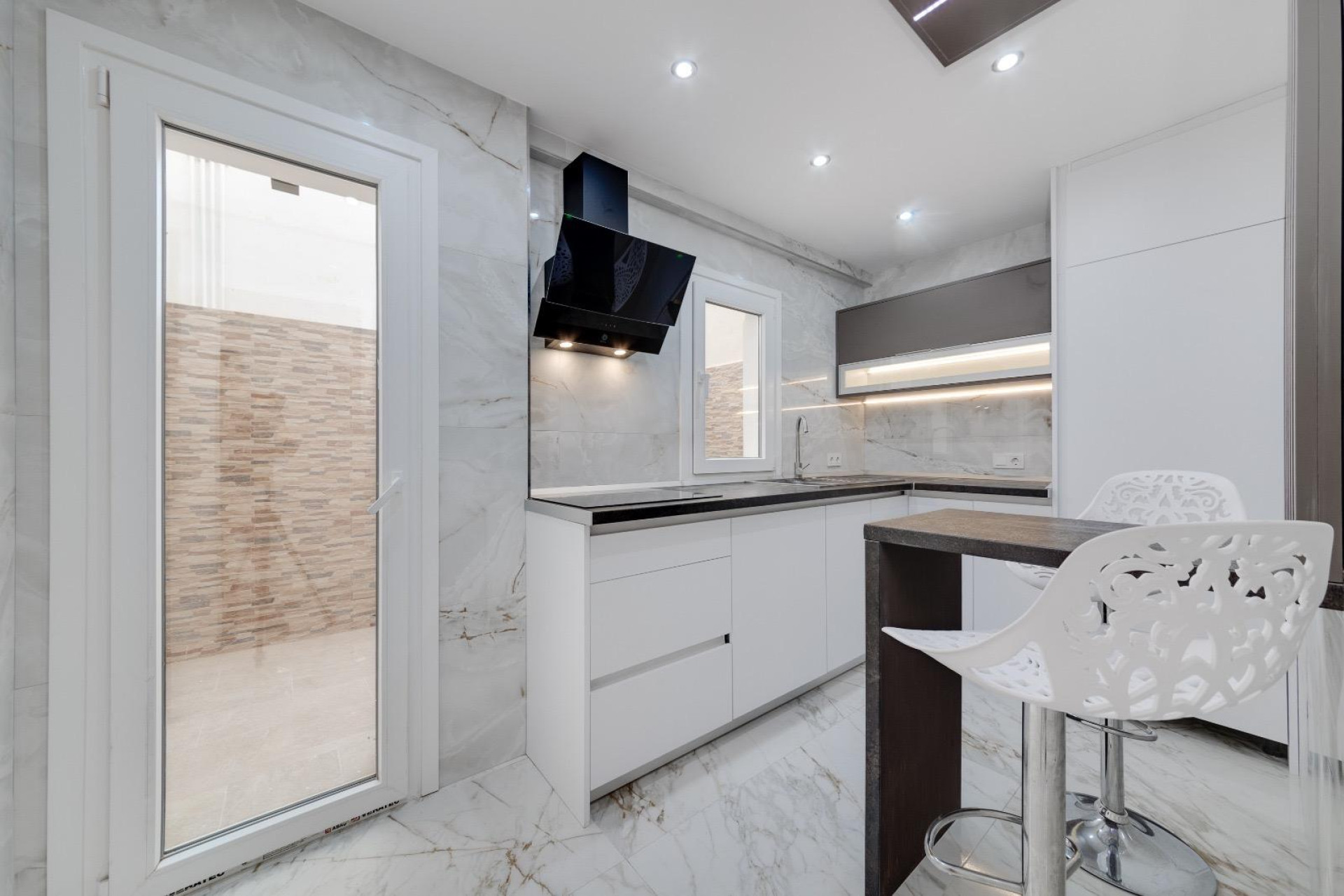 Herverkoop - Apartment - Torrevieja - Playa del Cura