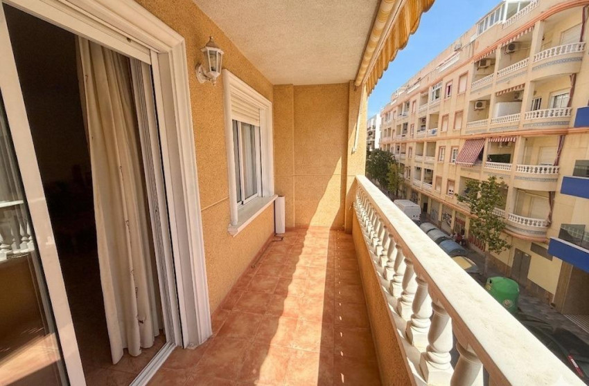 Herverkoop - Apartment - Torrevieja - Playa del cura