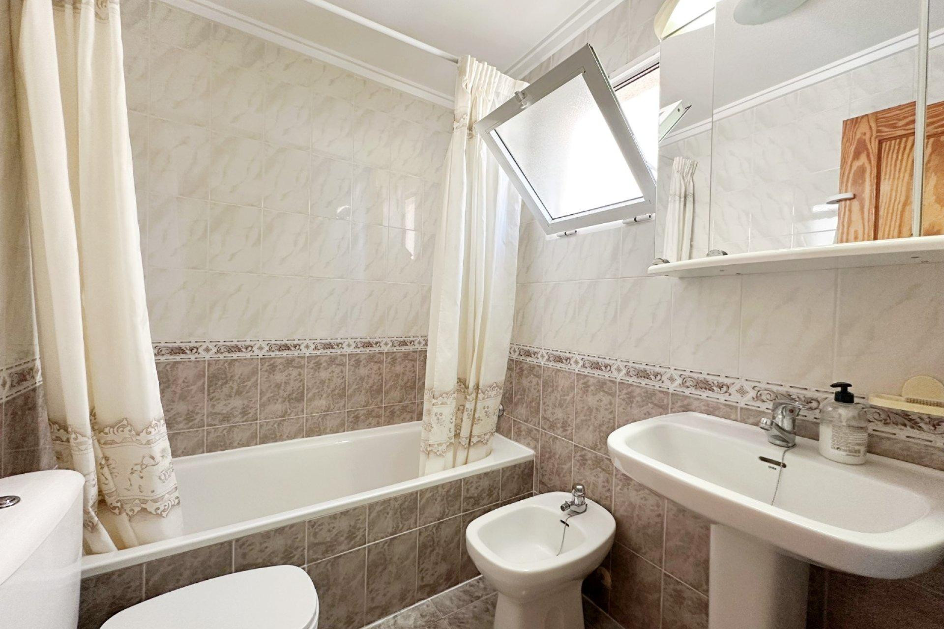 Herverkoop - Apartment - Torrevieja - Playa del cura
