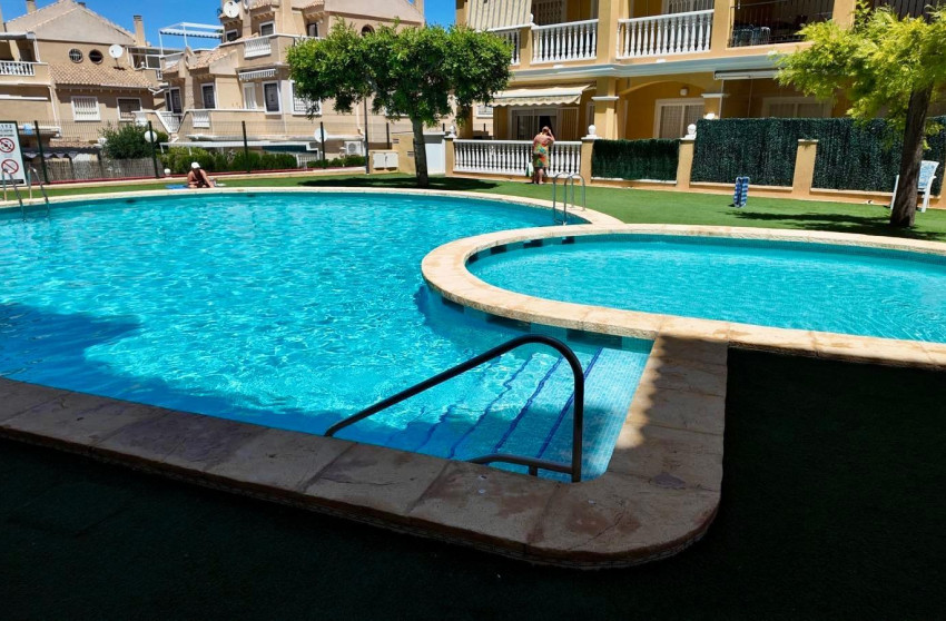 Herverkoop - Apartment - Torrevieja - Torreblanca