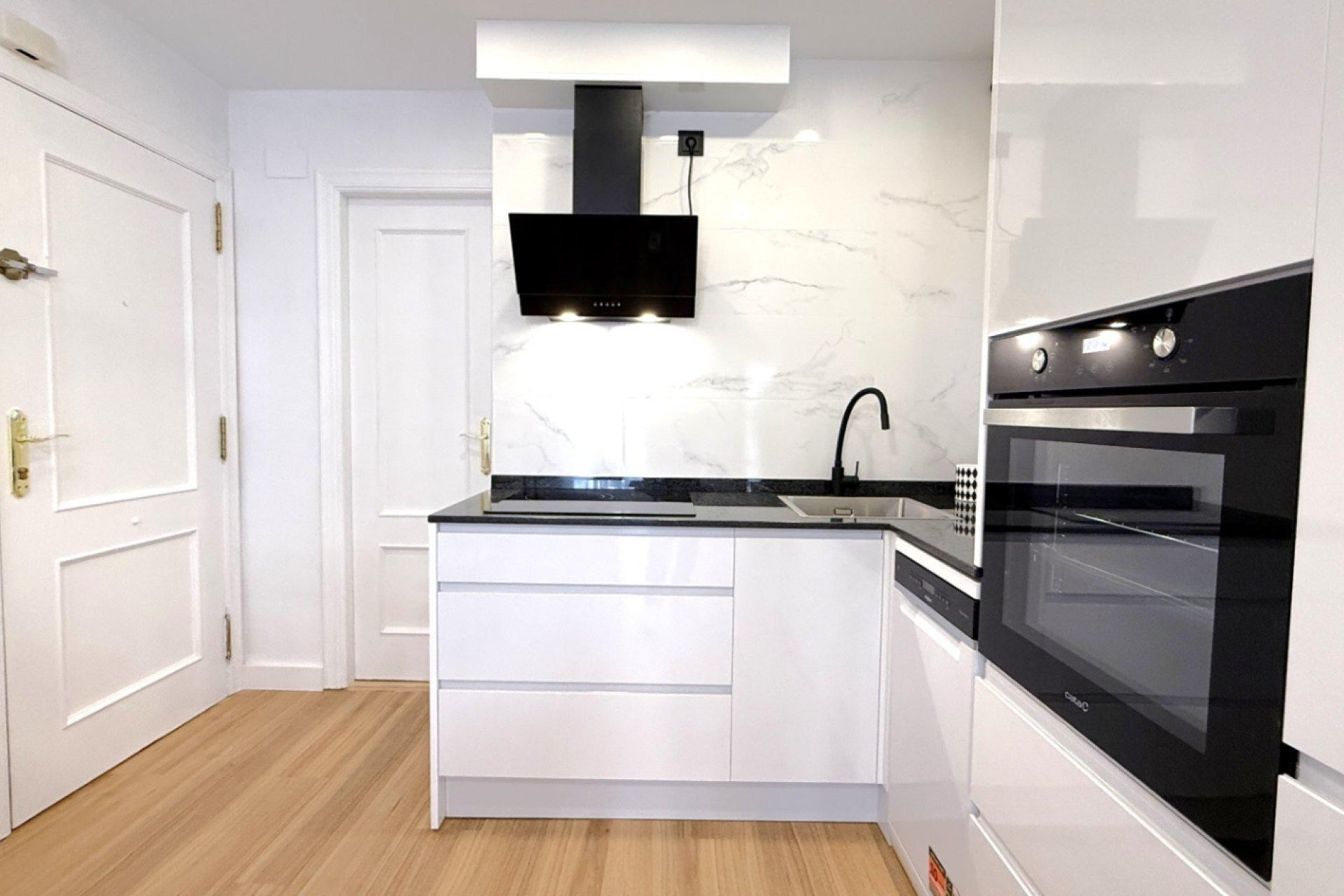 Herverkoop - Apartment - Torrevieja - torrevieja