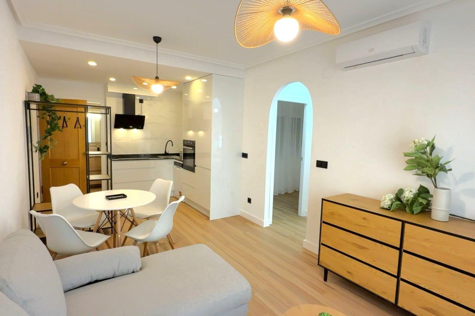 Herverkoop - Apartment - Torrevieja - torrevieja