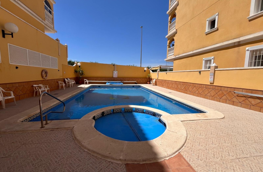 Herverkoop - Appartement - Studio - Algorfa - Pueblo