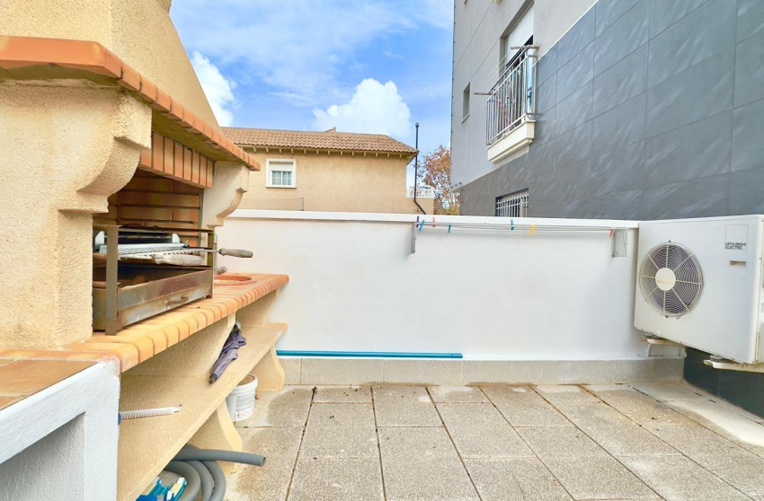 Herverkoop - Building - Torrevieja - Playa del cura