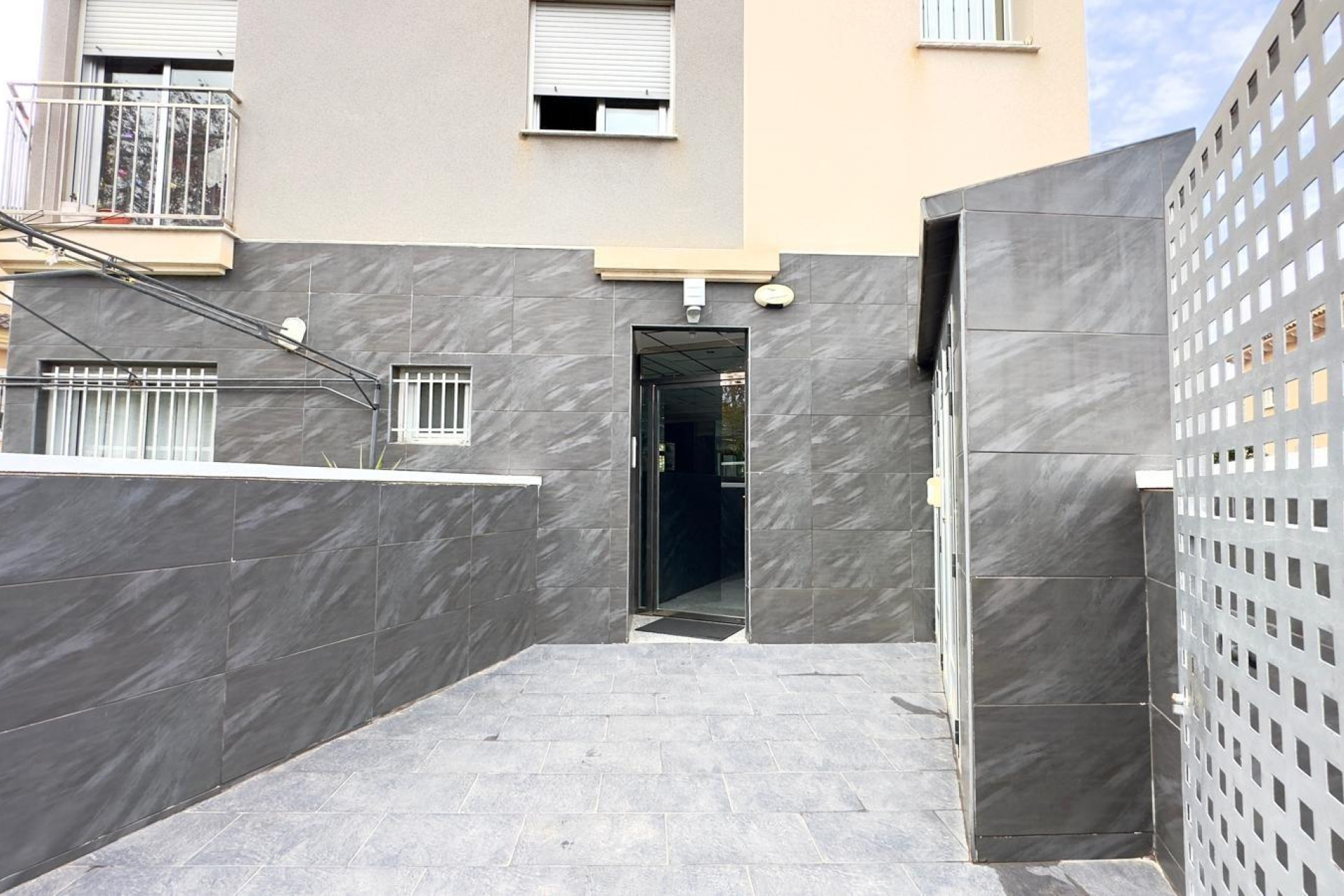 Herverkoop - Building - Torrevieja - Playa del cura