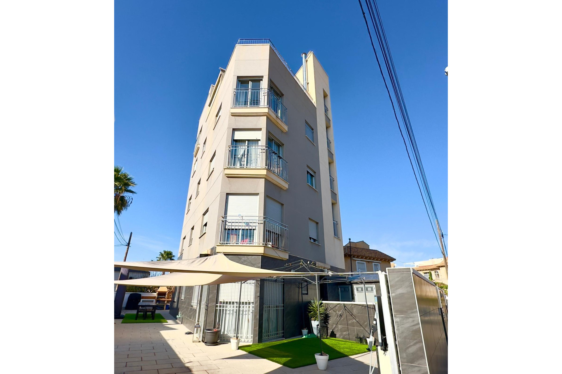 Herverkoop - Building - Torrevieja - Playa del cura