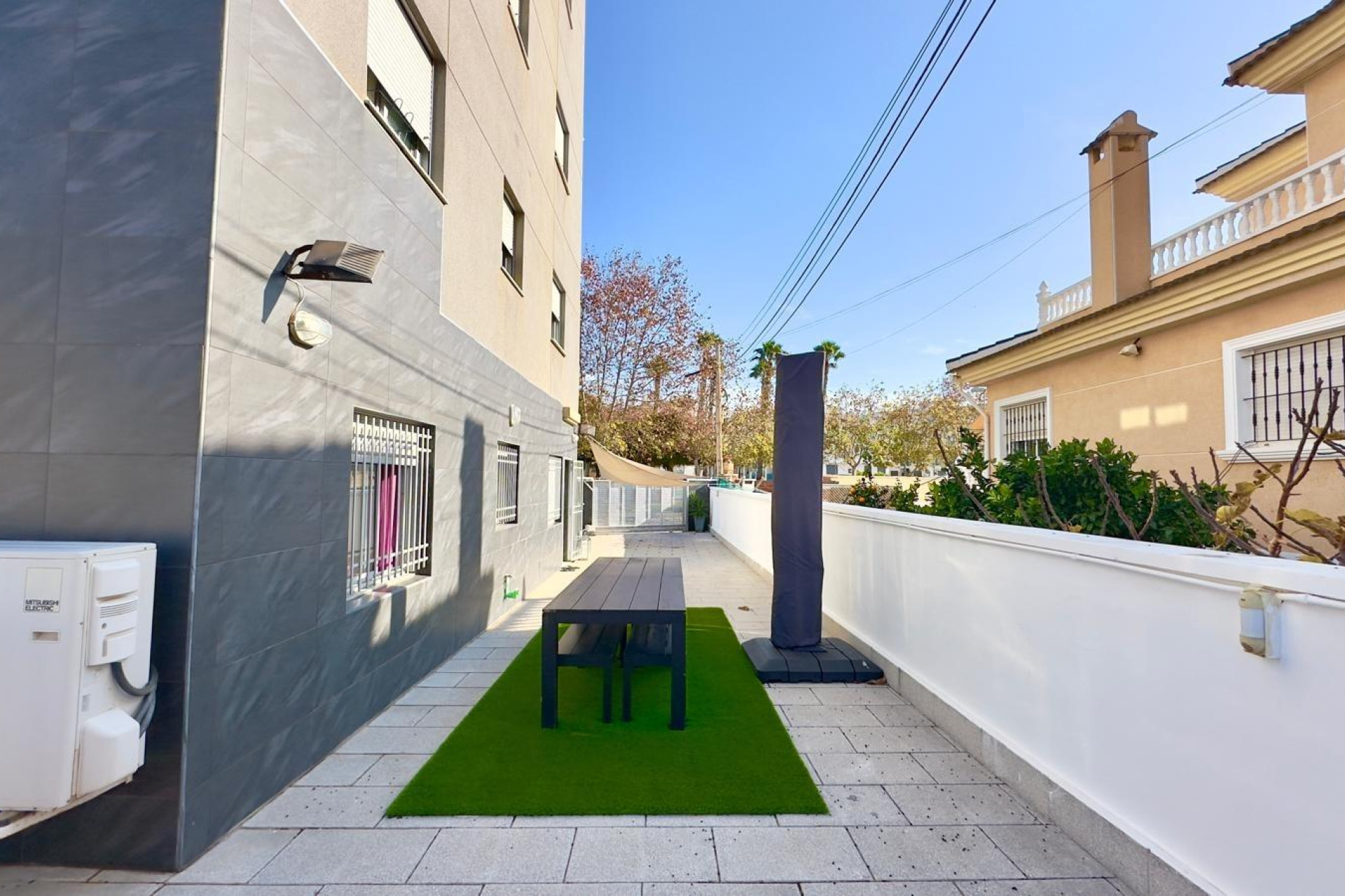 Herverkoop - Building - Torrevieja - Playa del cura