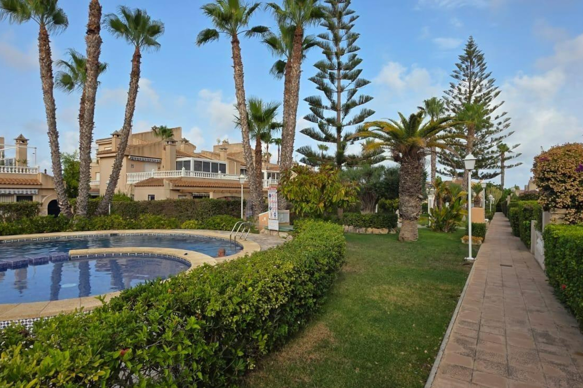 Herverkoop - Bungalow - Gelijkvloers - Orihuela Costa - Lomas de Cabo Roig-Los Dolses