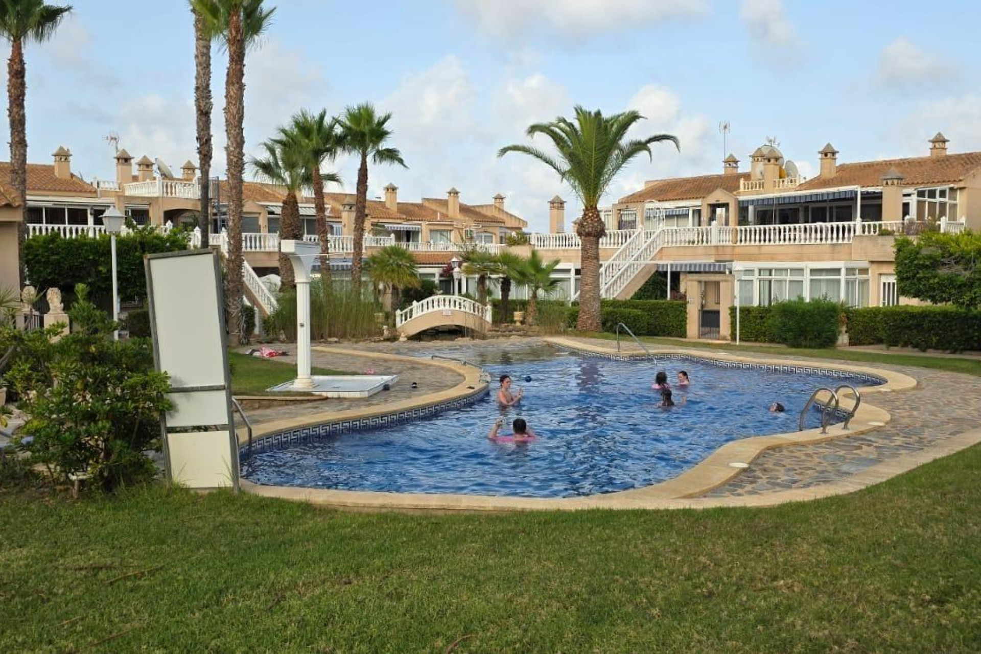 Herverkoop - Bungalow - Gelijkvloers - Orihuela Costa - Lomas de Cabo Roig-Los Dolses
