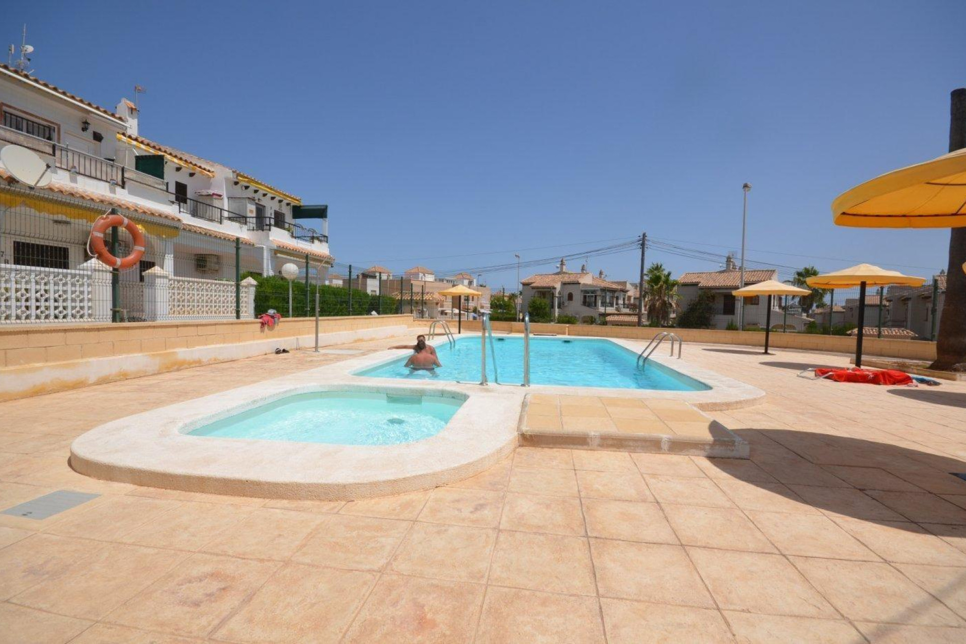 Herverkoop - Bungalow - Gelijkvloers - Torrevieja - Aguas nuevas 2