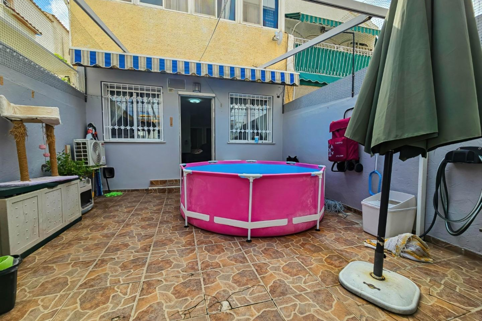 Herverkoop - Bungalow - Gelijkvloers - Torrevieja - Calas blanca