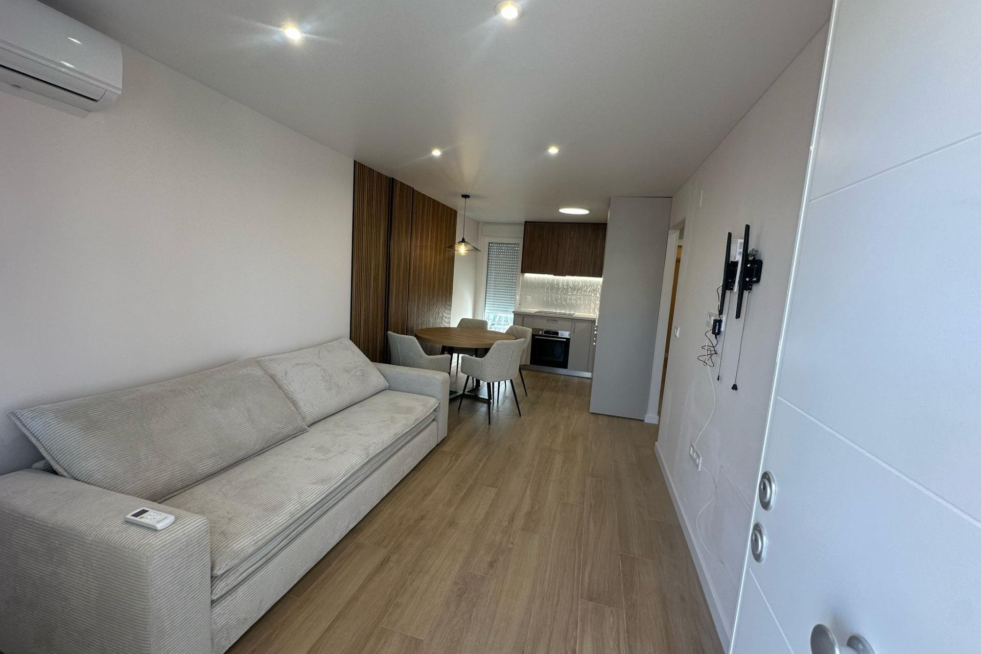 Herverkoop - Bungalow - Gelijkvloers - Torrevieja - Centro