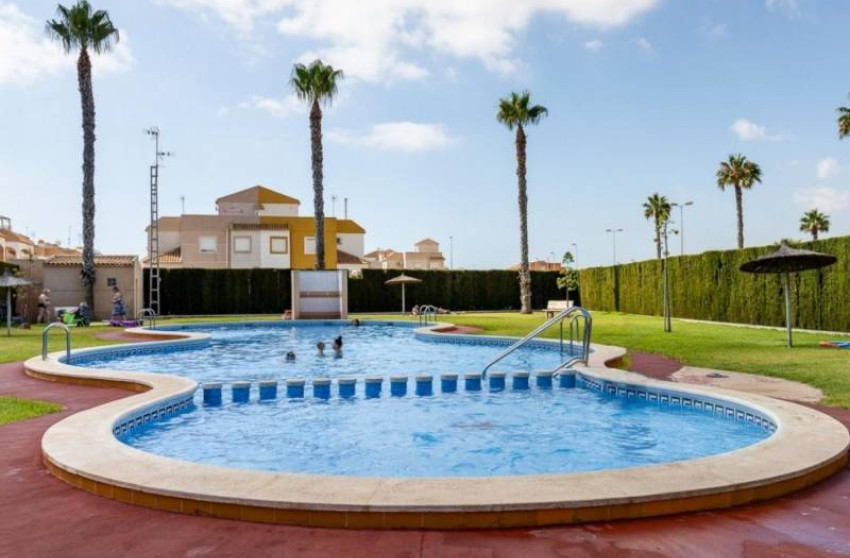 Herverkoop - Bungalow - Gelijkvloers - Torrevieja - El limonar