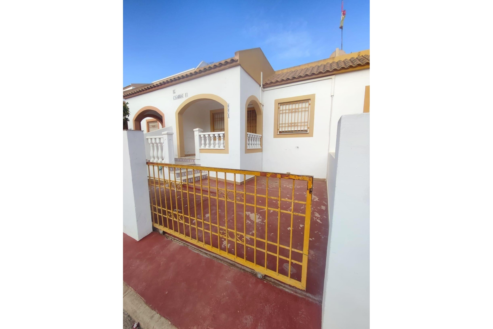 Herverkoop - Bungalow - Gelijkvloers - Torrevieja - La Siesta - El Salado - Torreta