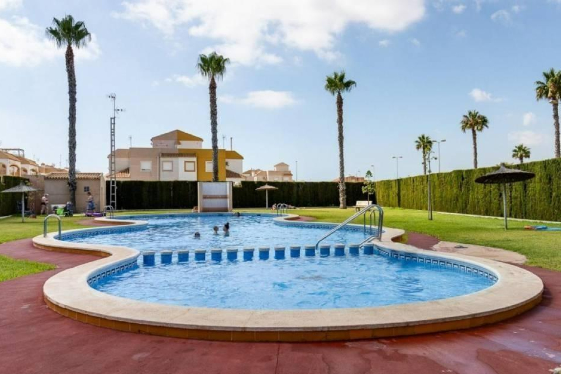 Herverkoop - Bungalow - Gelijkvloers - Torrevieja - La Siesta - El Salado - Torreta