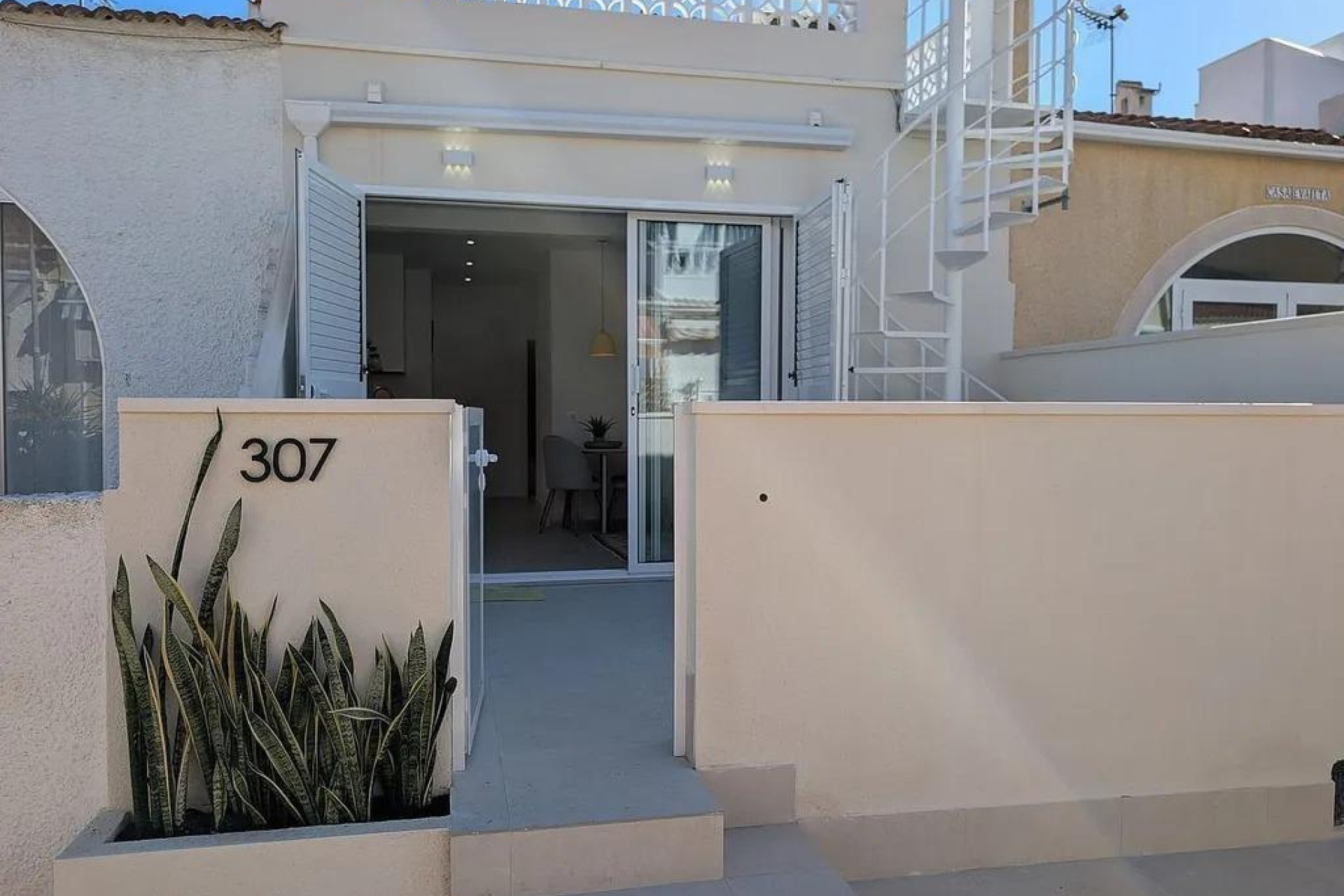 Herverkoop - Bungalow - Gelijkvloers - Torrevieja - La Siesta - El Salado - Torreta