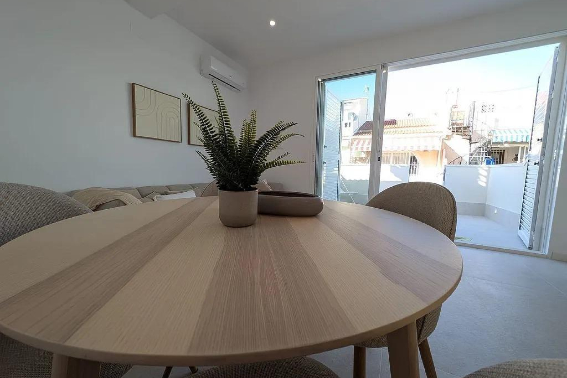 Herverkoop - Bungalow - Gelijkvloers - Torrevieja - La Siesta - El Salado - Torreta