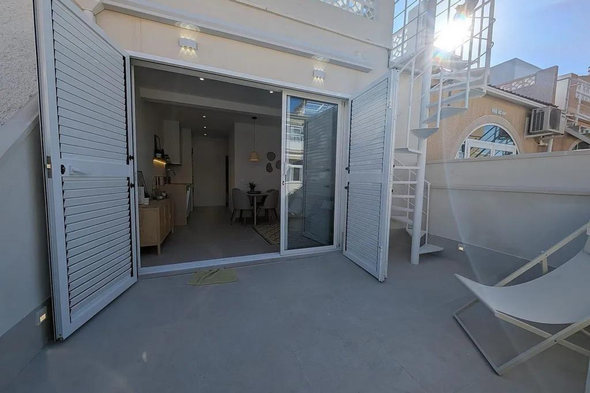 Herverkoop - Bungalow - Gelijkvloers - Torrevieja - La Siesta - El Salado - Torreta