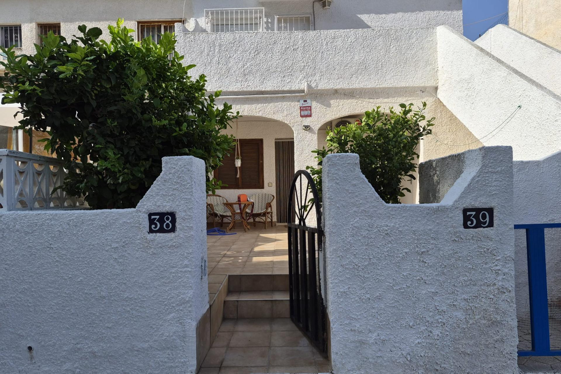 Herverkoop - Bungalow - Gelijkvloers - Torrevieja - La Siesta - El Salado - Torreta