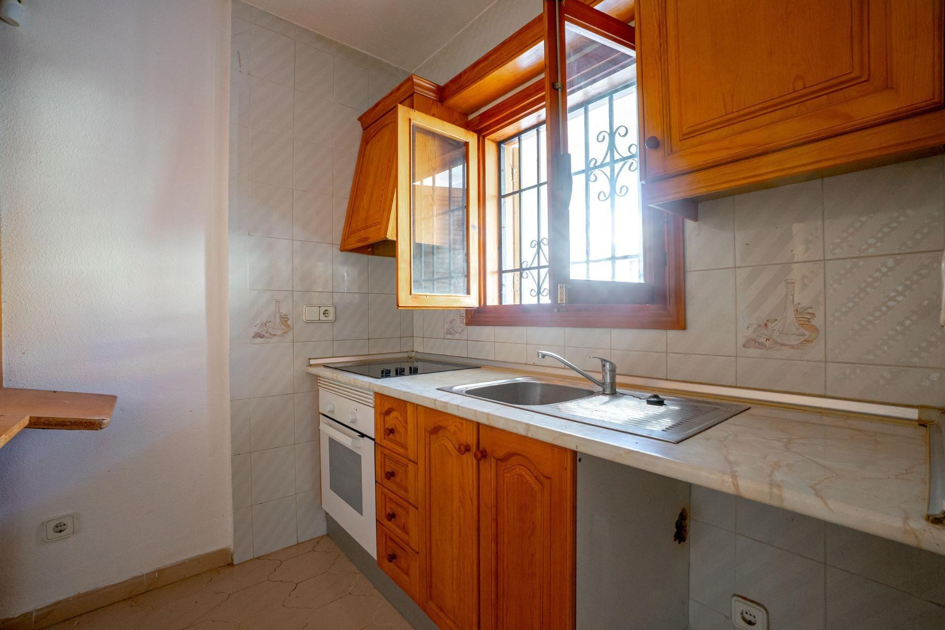 Herverkoop - Bungalow - Gelijkvloers - Torrevieja - La Siesta - El Salado - Torreta