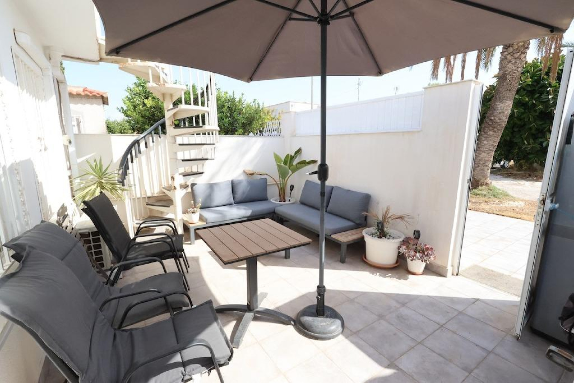 Herverkoop - Bungalow - Gelijkvloers - Torrevieja - La Siesta - El Salado - Torreta