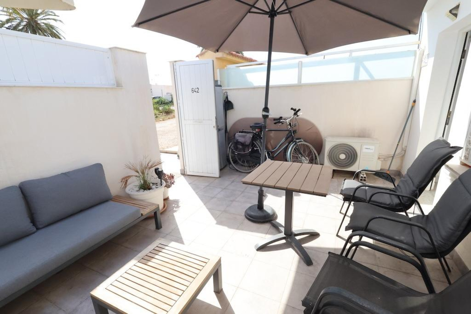 Herverkoop - Bungalow - Gelijkvloers - Torrevieja - La Siesta - El Salado - Torreta