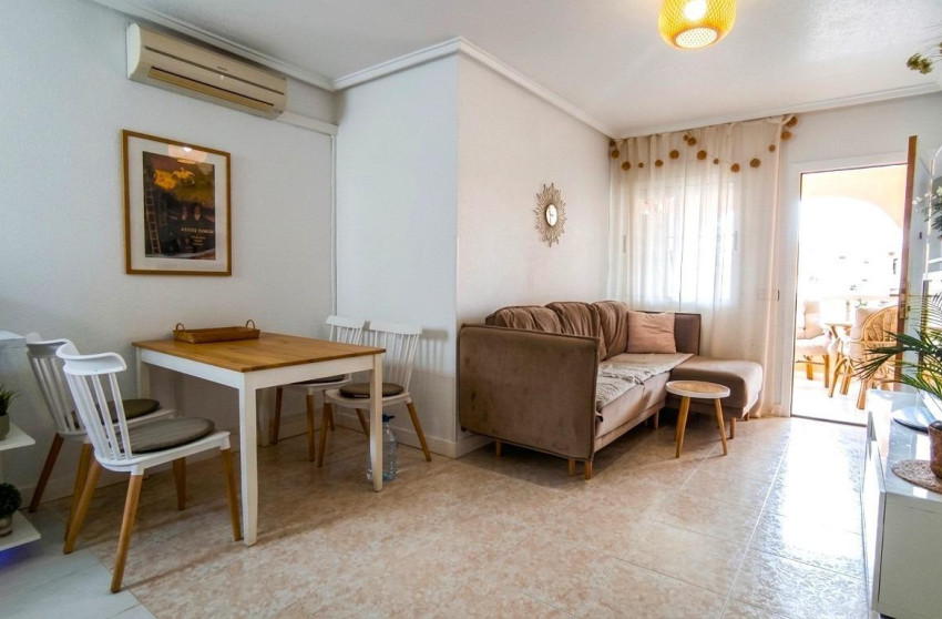 Herverkoop - Bungalow - Gelijkvloers - Torrevieja - Los balcones