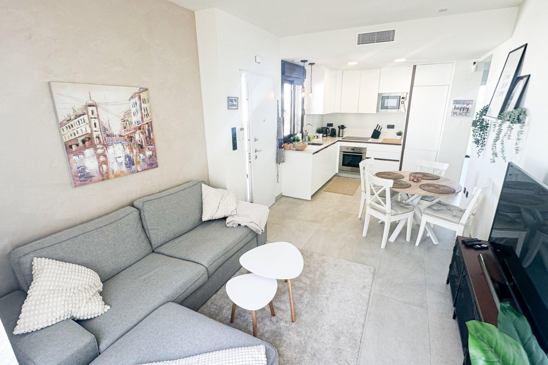 Herverkoop - Bungalow - Gelijkvloers - Torrevieja - Los balcones