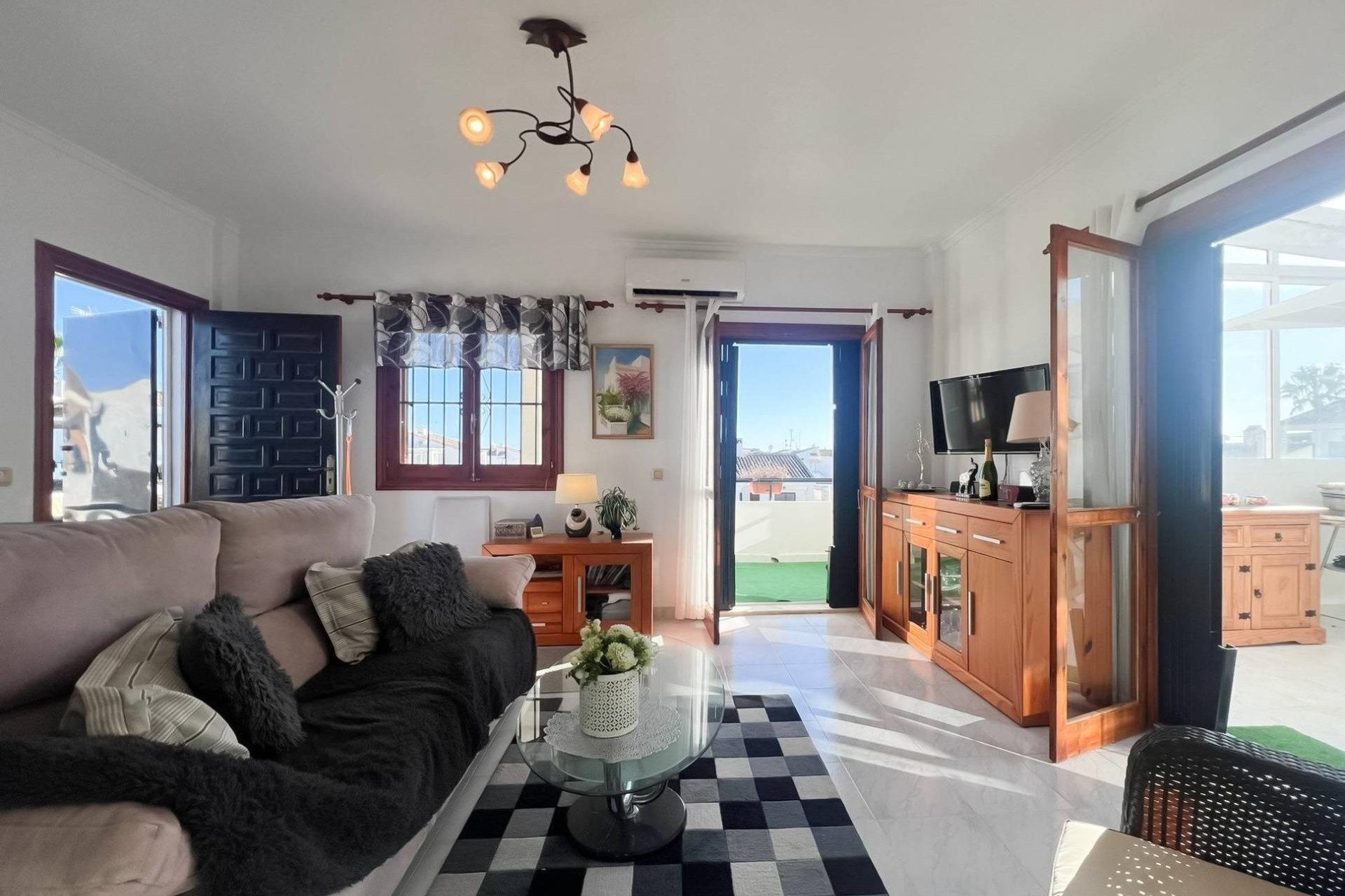 Herverkoop - Bungalow - Gelijkvloers - Torrevieja - Miramar - Torre del Moro