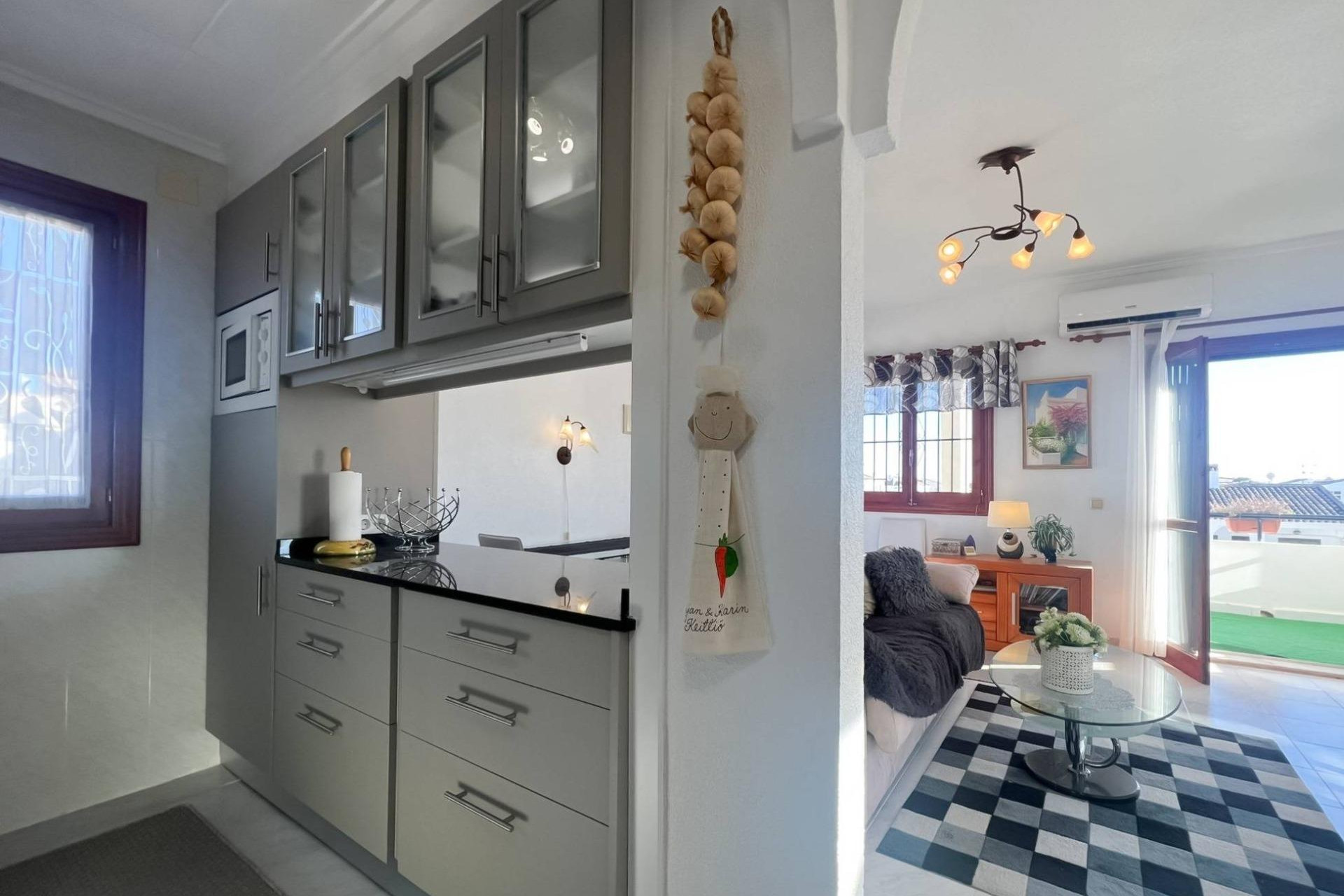 Herverkoop - Bungalow - Gelijkvloers - Torrevieja - Miramar - Torre del Moro