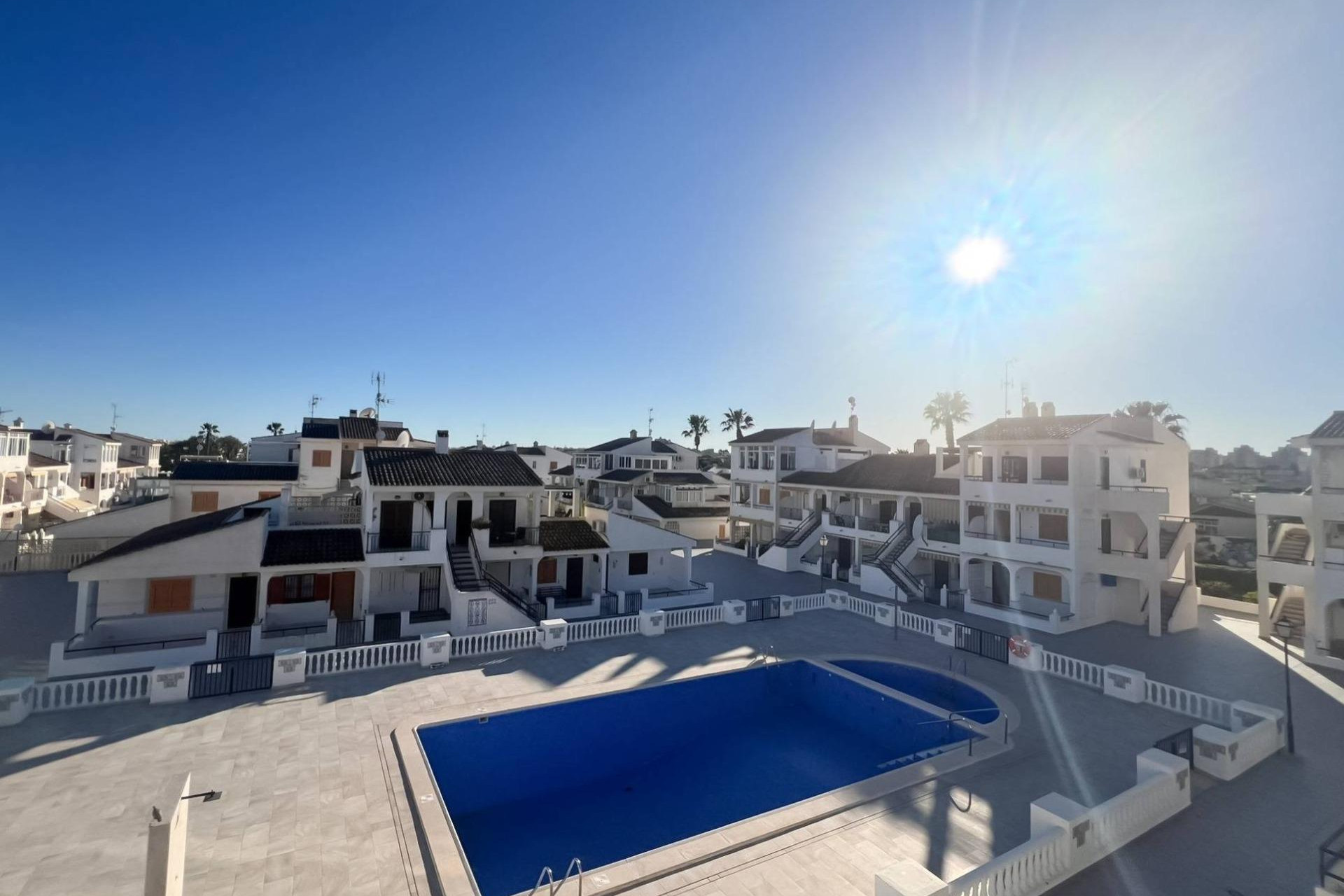 Herverkoop - Bungalow - Gelijkvloers - Torrevieja - Miramar - Torre del Moro